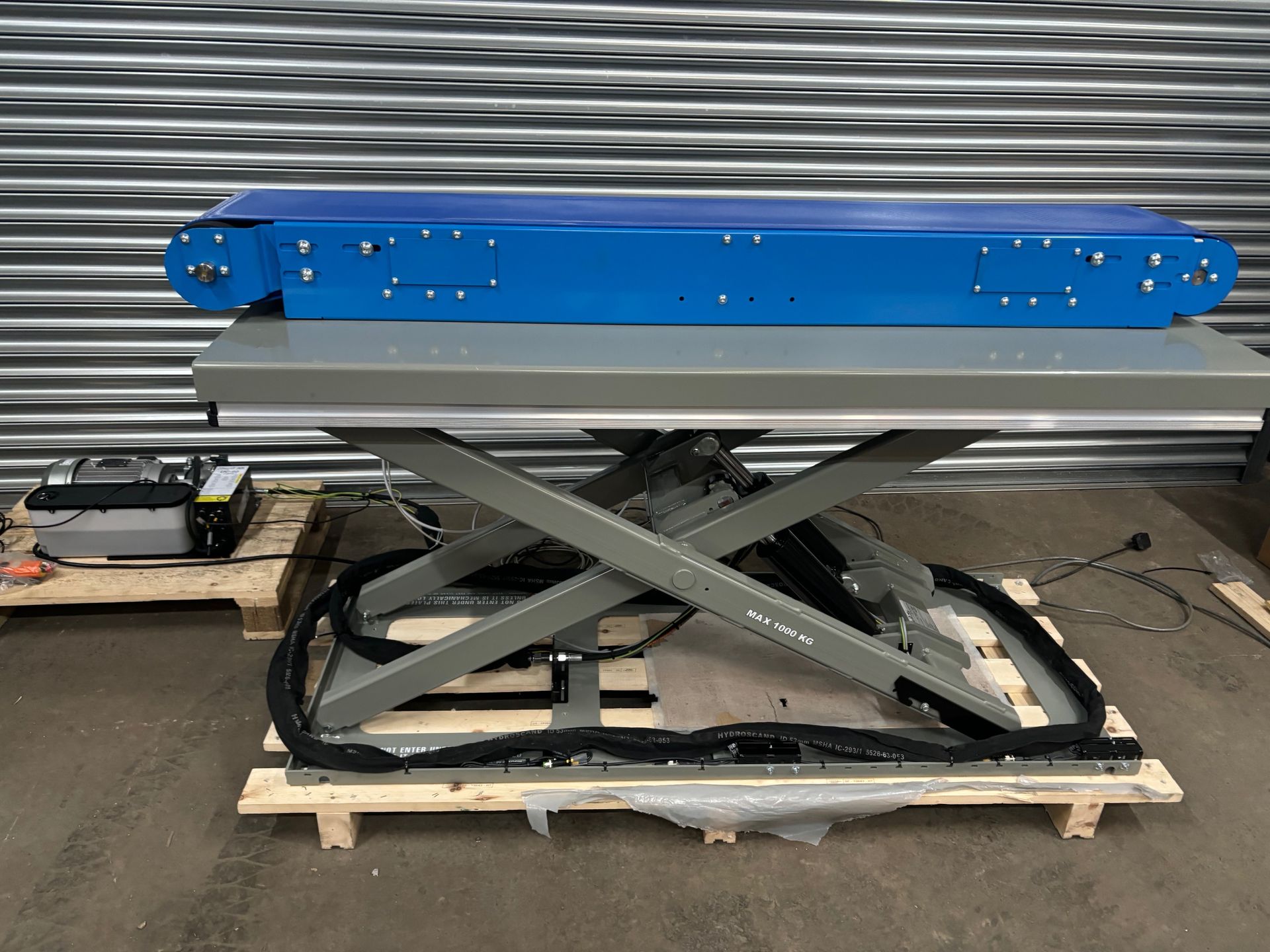 Scissor Lift Mounted Belt Conveyors