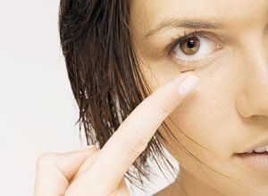 We offer expert advice on daily disposable contact lenses