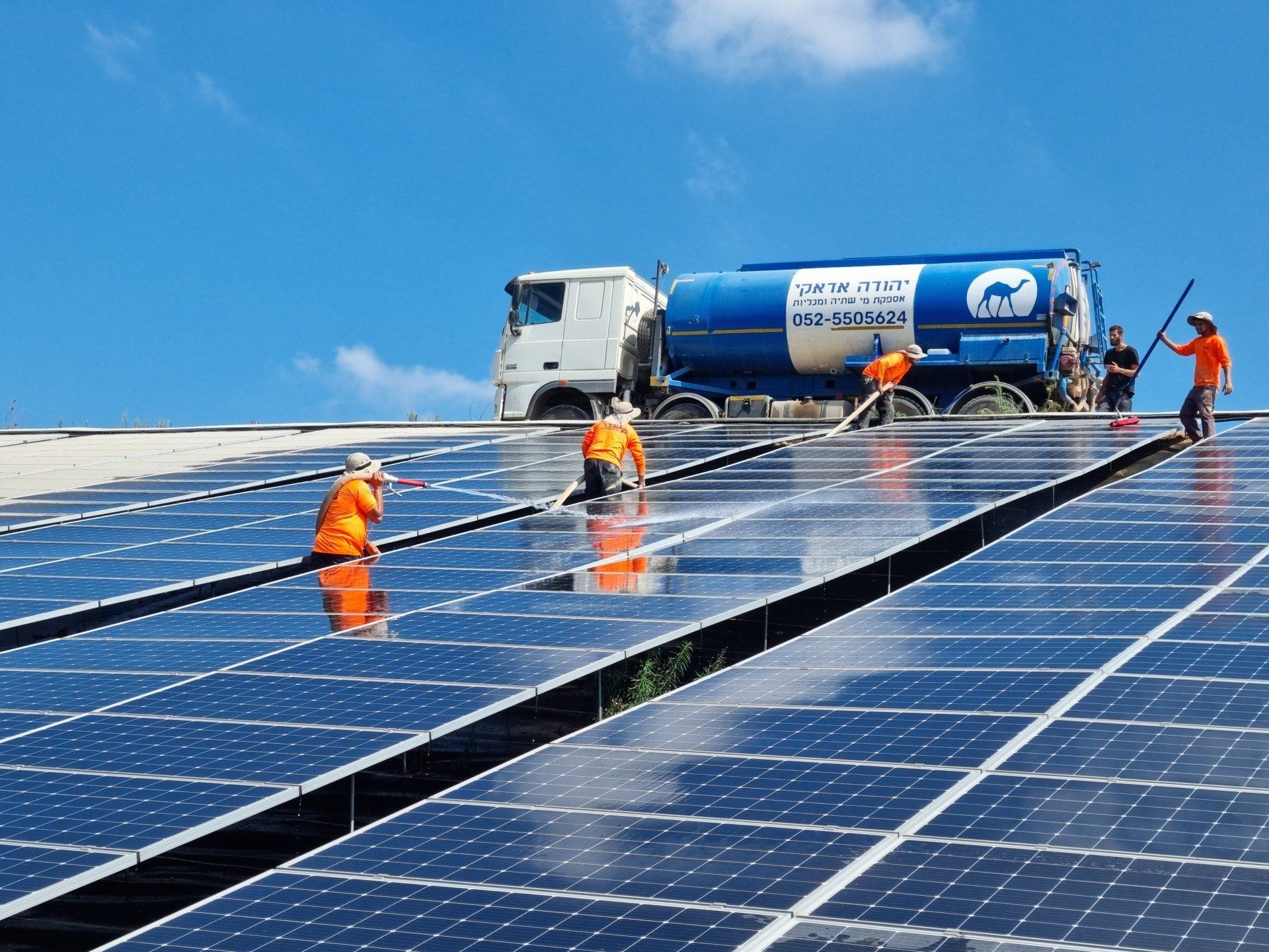 מיכליות מים - יהודה אדאקי