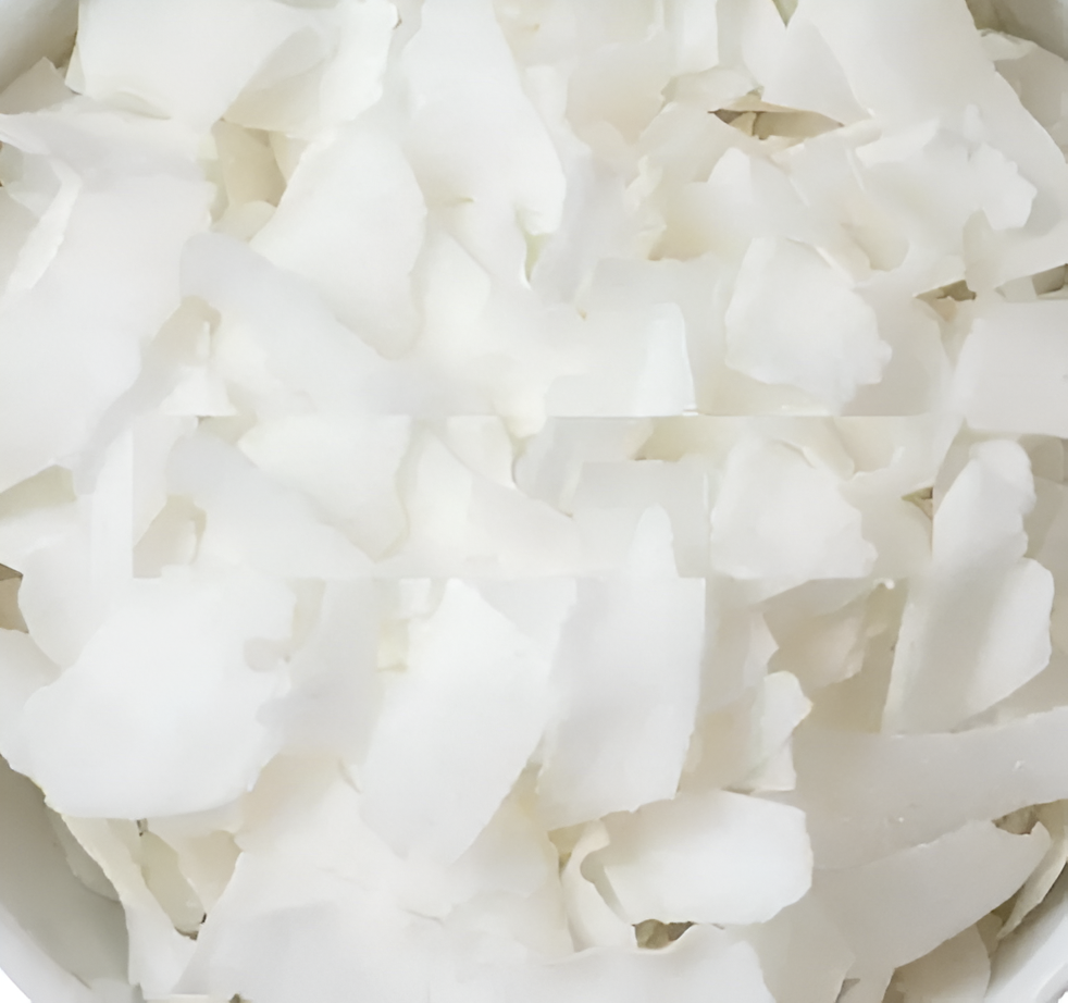 Bolsa de producto alimenticio blanco triturado, con logo colorido, sobre superficie blanca.