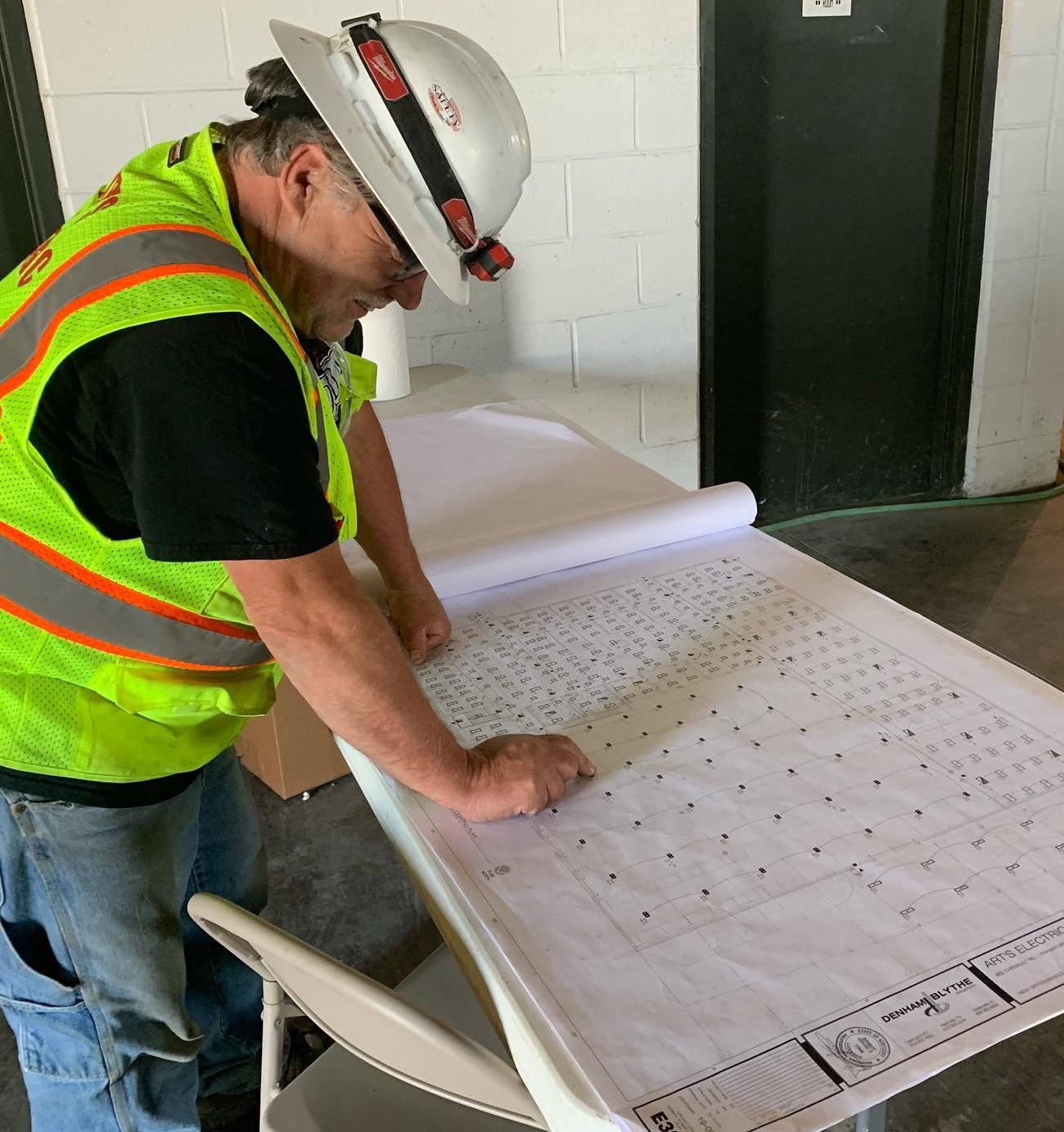 AE — Light Bulb in Frankfort, KY AE — Light Bulb in Frankfort, KY