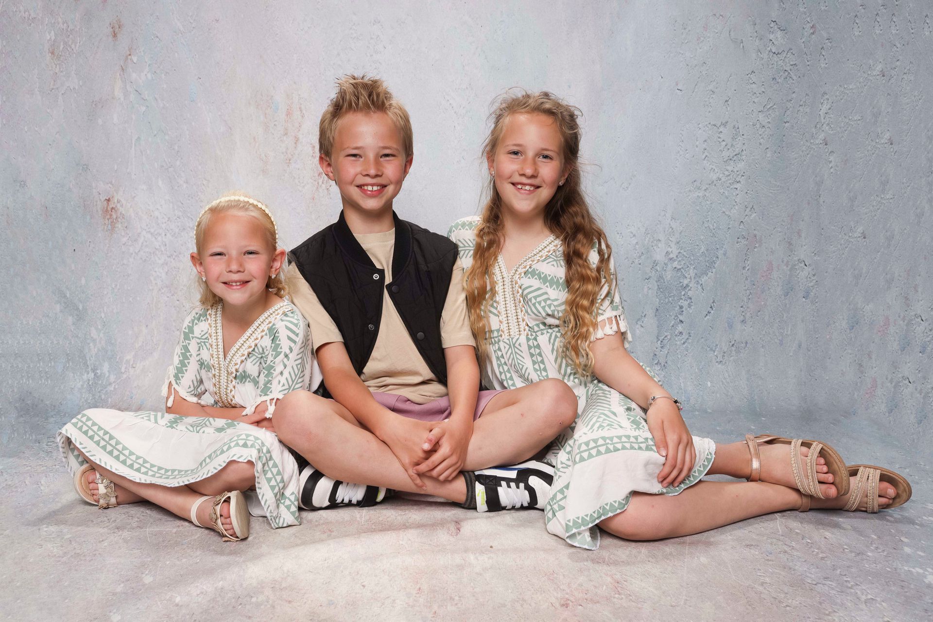 De leukste Schoolfoto, broer/zus, leuke schoolfotograaf, tiel, betuwe, gelderland