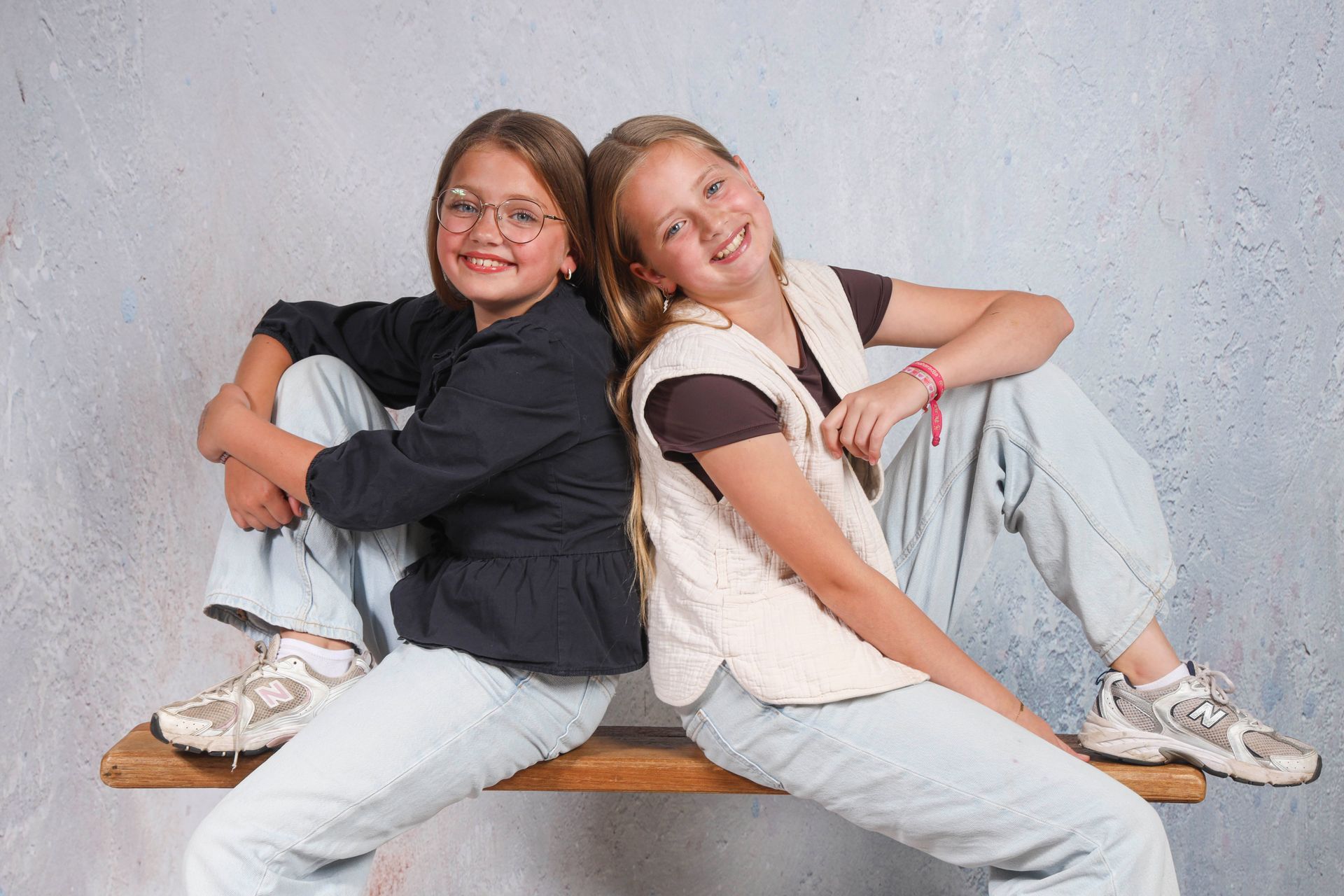 Leukste schoolfoto, Leuke schoolfoto, leukste schoolfotograaf, basisschool, schoolfoto, tiel, gelderland, broer/zus foto