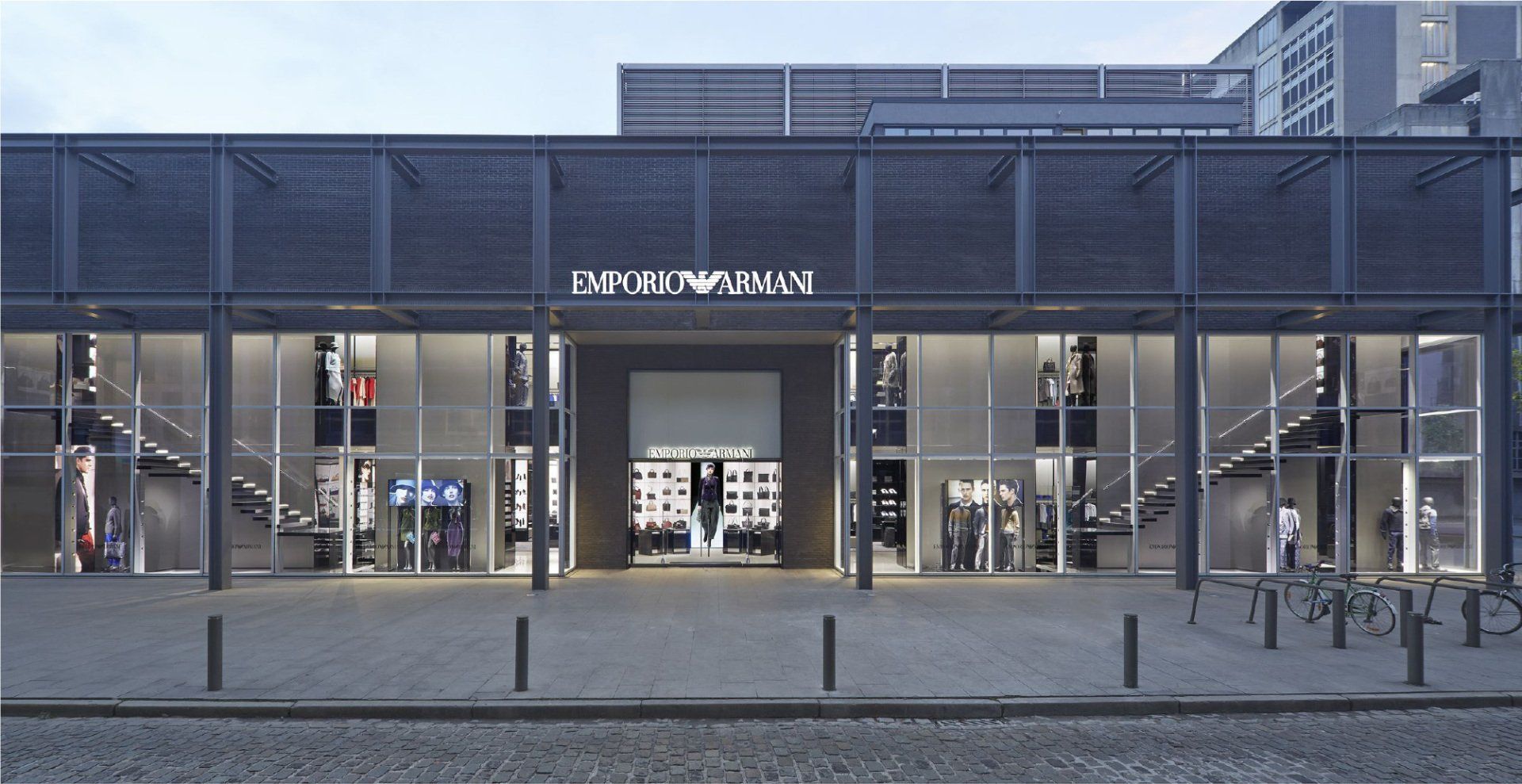 elettricità per Armani