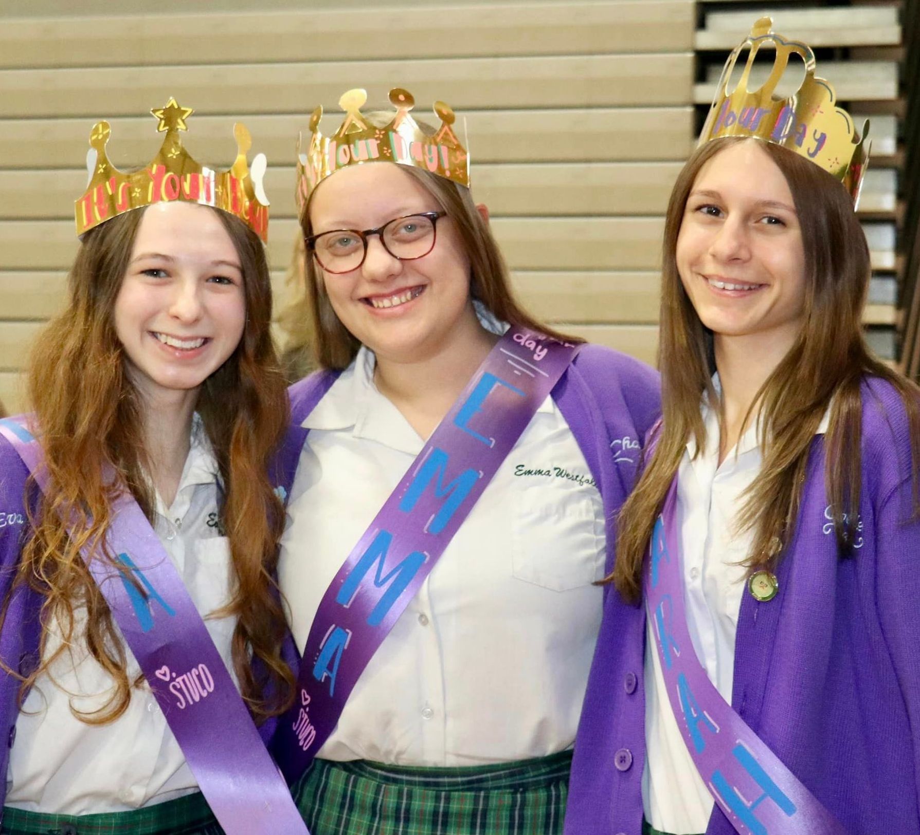 Chipmunk Tracks: Archbishop Chapelle High School'S Winter Week - 4in220i
