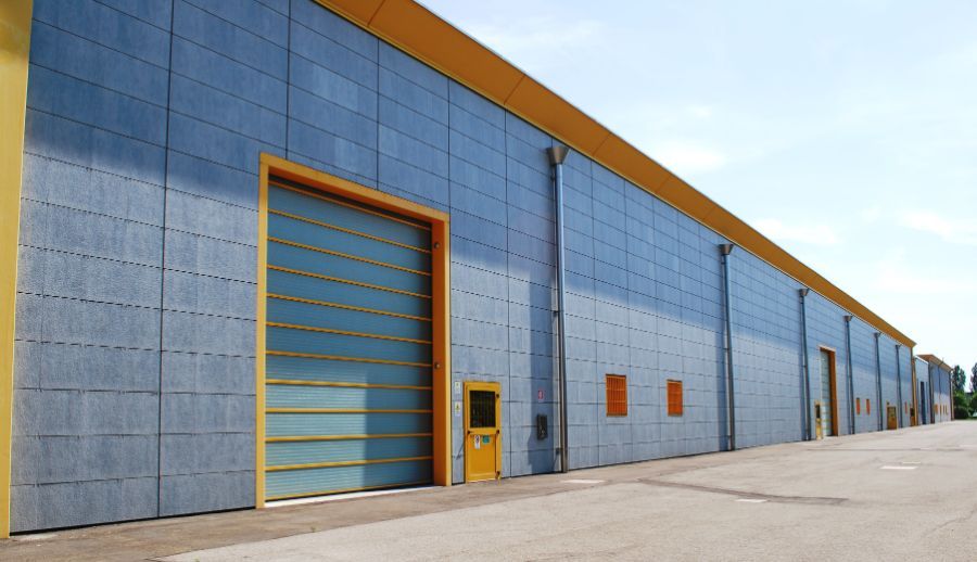 fabbricato commerciale