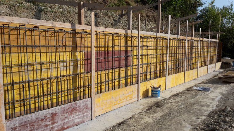 costruzione muro per piscina