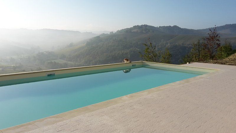 realizzazione piscina a filo