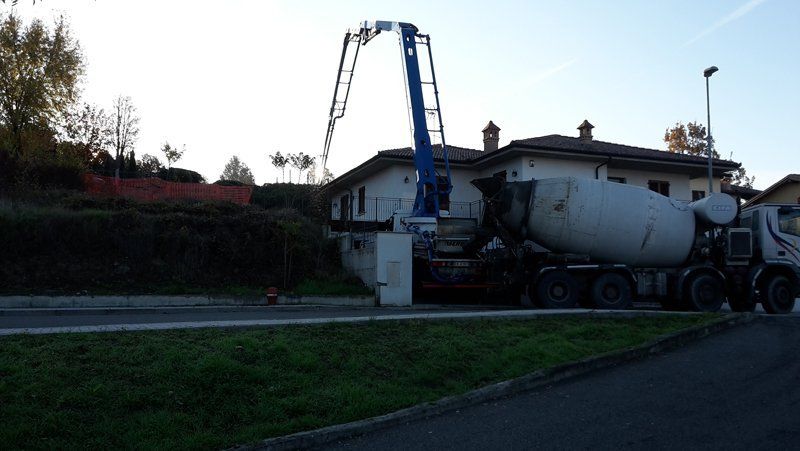 lavoro ad alta quota su tetto abitazione