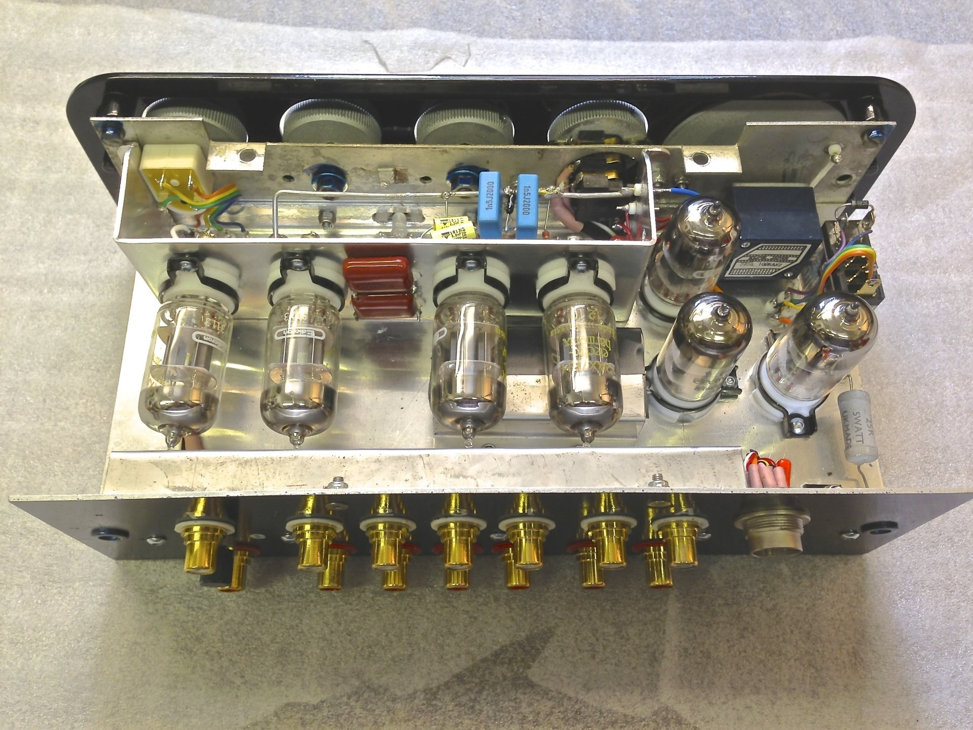 Valve pre-amplifier