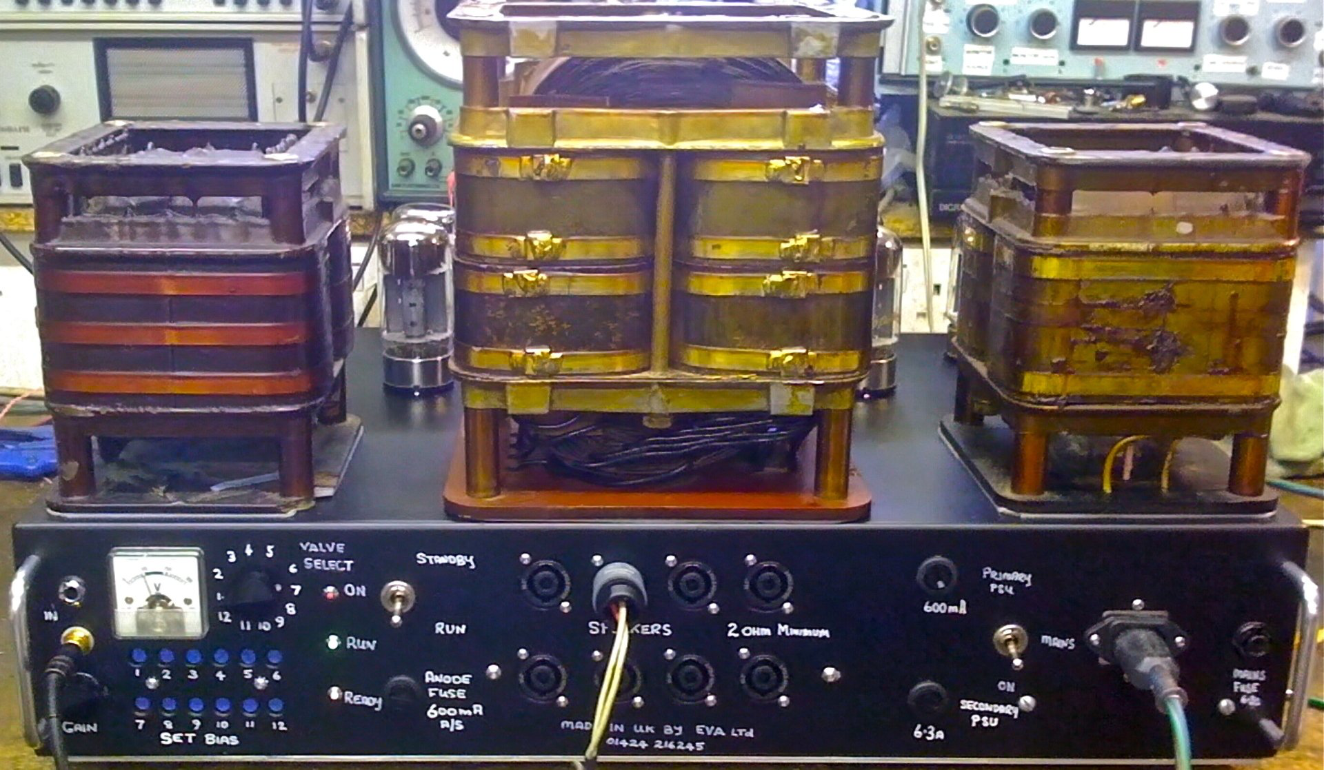 600 Watt valve amplifier.