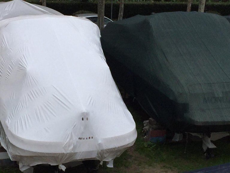 imbarcazioni coperta da telo