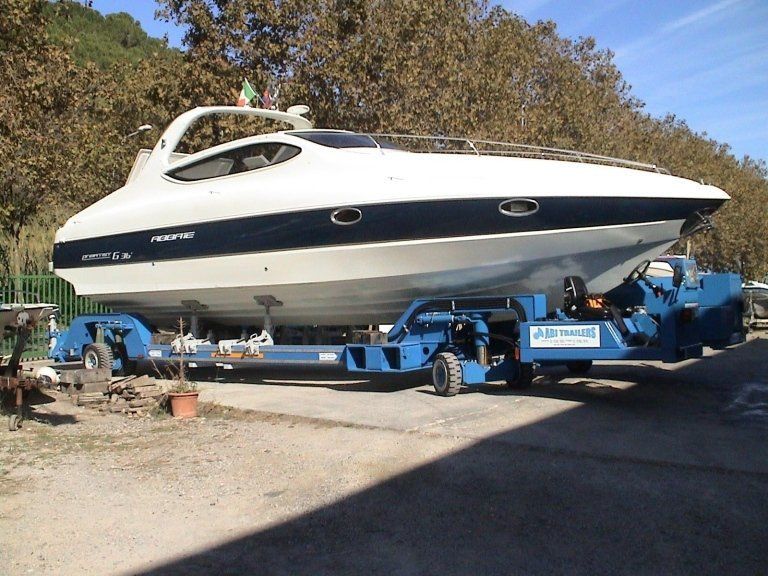 yatch durante una riparazione