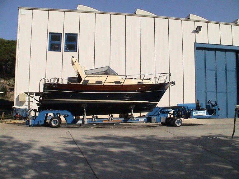 imbarcazione su carrello