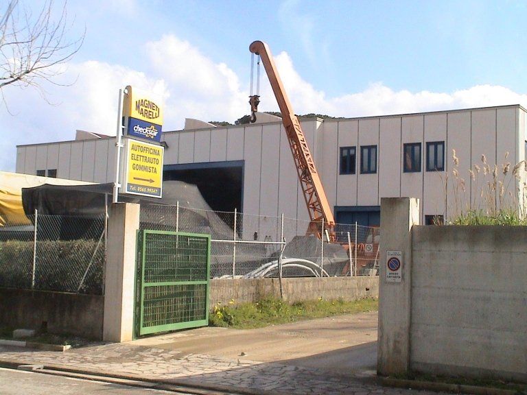 gru per la movimentazione delle barche