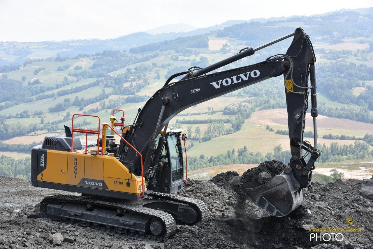 Estrazione argilla grigia