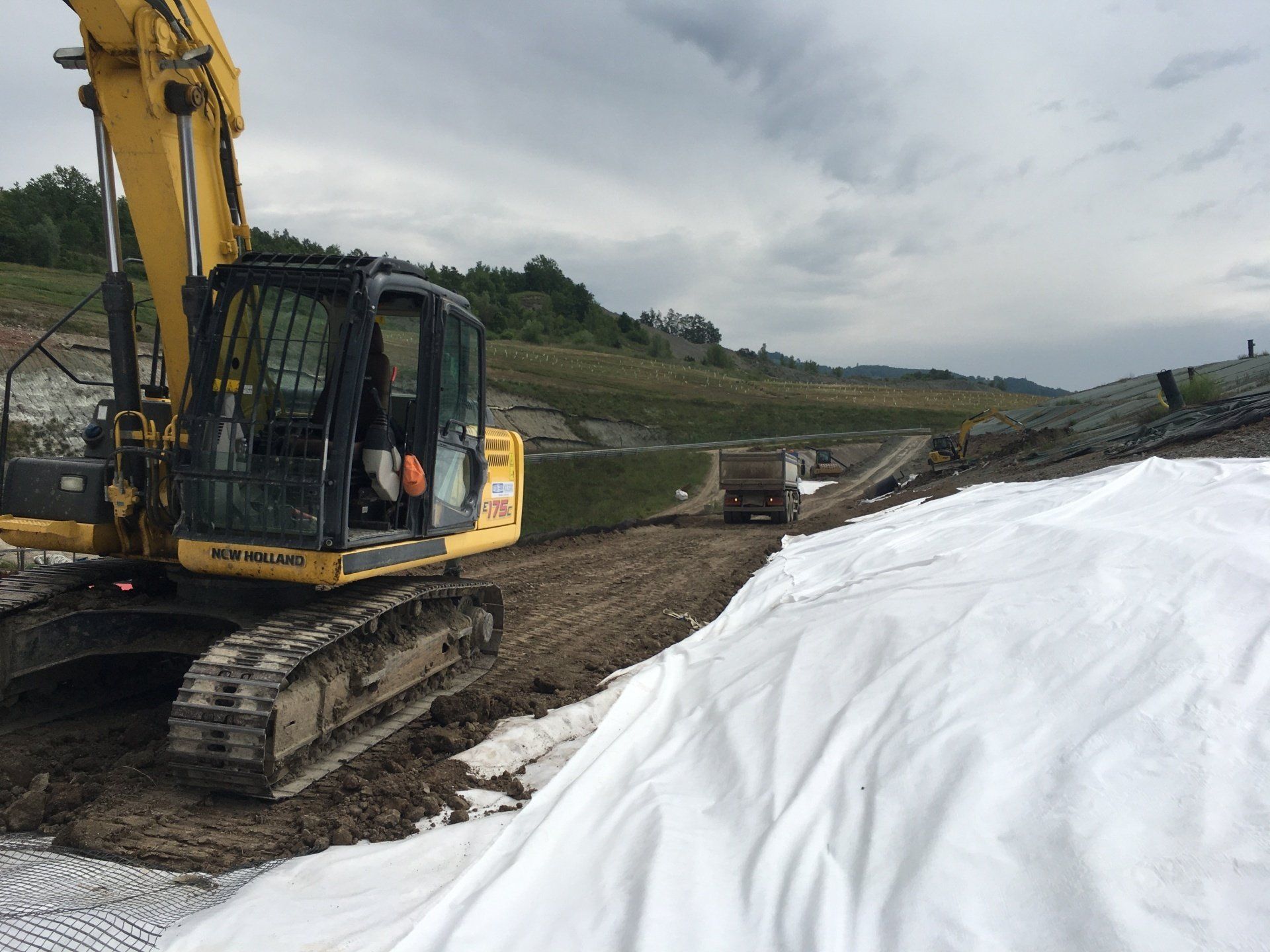 Posa di teli per discariche | Ruggi