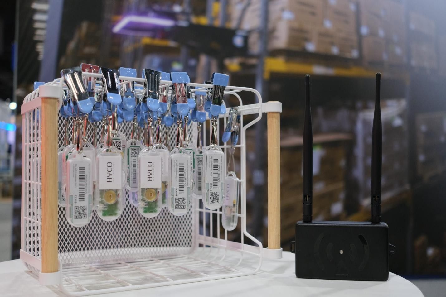 Lotwork L102 wireless light tags and receiver for smart warehouse inventory tracking and picking guidance.