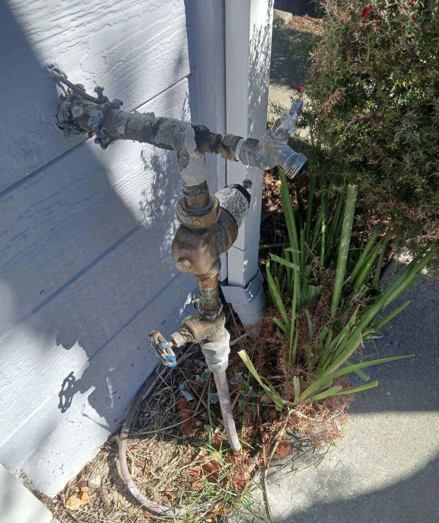 A Good Handyman, Vallejo CA, Benicia CA, Martinez CA, Pacheco CA, Concord CA, Clayton CA, Pleasant Hill CA, Lafayette CA, Orinda CA, Alamo CA, Danville CA, Blackhawk CA, Pinole CA, El Sobrante CA, El Cerrito CA, Fairfield CA, Vacaville CA, American Canyon CA, Walnut Creek CA, Hercules CA, Handyman, Handyman Near me, Vallejo Handyman, Benicia Handyman, Martinez Handyman, Pacheco Handyman, Concord Handyman, Clayton Handyman, Pleasant Hill Handyman, Lafayette Handyman, Orinda Handyman, Alamo Handyman, Danville Handyman, Blackhawk Handyman, Pinole Handyman, El Sobrante Handyman, El Cerrito Handyman, Fairfield Handyman, Vacaville Handyman, American Canyon Handyman, Walnut Creek Handyman, Hercules Handyman, Painter Near Me, Painting, Interior Painting, Paint Baseboards, Paint Trim, Wall Repairs, Wall Patching, Deck Painting, Bathroom Upgrades, Light Plumbing, Plumbing Leak Repair, Replace Bathroom Faucet, Upgrade Bathroom Faucet, Leaky Faucet, Replace Toilets, Replace Toilet, Leaky Toilet, Install New Vanities, Install Grab Bar, Install Safety Bar in Bathtub, Re-Caulk Tub, Re-Caulk Shower, Regrout Tile, Bathroom Fan Installation, Vanity Faucet Installation, Vanity Faucet Replacement, Bathroom Fans, Kitchen Upgrade, Install Garbage Disposal, Replace Garbage Disposal, Repair Leaks Under Sink, Replace Kitchen Faucet, Upgrade Kitchen Faucet, Installing Plumbing Fixtures, Replacing Plumbing Fixture, Light Switch Installation, Outlet Installation, Install Light Dimmers, Handyman Electrical Repairs, Garbage Disposal Installation, Install new Kitchen Appliances, Dishwasher Installation, Stove Installation, Microwave Installation, Oven Installation, Install Light Fixtures, Ceiling Fan Installation, Light Switch Installation, Outlet Installation, Exterior House Upgrades, Decks Repairs, Deck Maintenance, Deck Re-Staining, Fence Repairs, Fence Re-Staining, Sidewalk Crack Repair, Driveway Crack Repair, Locking Mailbox Installation, janitorial services, cleaning services, housekeeping, maid services, commercial cleaning, office cleaning, junk hauling near me, junk removal near me, commercial junk hauling, commercial box hauling, graffiti cleanup, graffiti mirror removal, graffiti mirror replacement