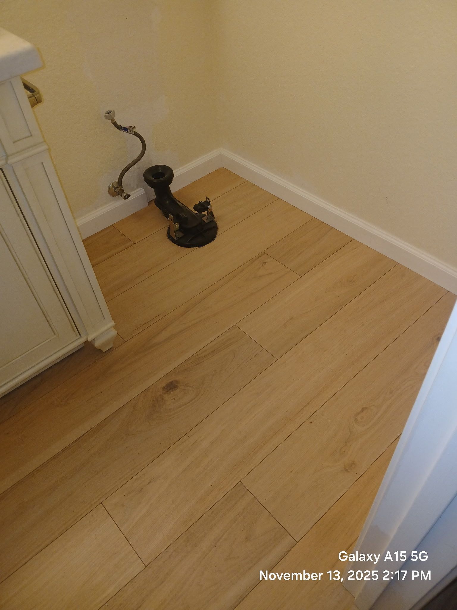 A Good Handyman, Vallejo CA, Benicia CA, Martinez CA, Pacheco CA, Concord CA, Clayton CA, Pleasant Hill CA, Lafayette CA, Orinda CA, Alamo CA, Danville CA, Blackhawk CA, Pinole CA, El Sobrante CA, El Cerrito CA, Fairfield CA, Vacaville CA, American Canyon CA, Walnut Creek CA, Hercules CA, Handyman, Handyman Near me, Vallejo Handyman, Benicia Handyman, Martinez Handyman, Pacheco Handyman, Concord Handyman, Clayton Handyman, Pleasant Hill Handyman, Lafayette Handyman, Orinda Handyman, Alamo Handyman, Danville Handyman, Blackhawk Handyman, Pinole Handyman, El Sobrante Handyman, El Cerrito Handyman, Fairfield Handyman, Vacaville Handyman, American Canyon Handyman, Walnut Creek Handyman, Hercules Handyman, Painter Near Me, Painting, Interior Painting, Paint Baseboards, Paint Trim, Wall Repairs, Wall Patching, Deck Painting, Bathroom Upgrades, Light Plumbing, Plumbing Leak Repair, Replace Bathroom Faucet, Upgrade Bathroom Faucet, Leaky Faucet, Replace Toilets, Replace Toilet, Leaky Toilet, Install New Vanities, Install Grab Bar, Install Safety Bar in Bathtub, Re-Caulk Tub, Re-Caulk Shower, Regrout Tile, Bathroom Fan Installation, Vanity Faucet Installation, Vanity Faucet Replacement, Bathroom Fans, Kitchen Upgrade, Install Garbage Disposal, Replace Garbage Disposal, Repair Leaks Under Sink, Replace Kitchen Faucet, Upgrade Kitchen Faucet, Installing Plumbing Fixtures, Replacing Plumbing Fixture, Light Switch Installation, Outlet Installation, Install Light Dimmers, Handyman Electrical Repairs, Garbage Disposal Installation, Install new Kitchen Appliances, Dishwasher Installation, Stove Installation, Microwave Installation, Oven Installation, Install Light Fixtures, Ceiling Fan Installation, Light Switch Installation, Outlet Installation, Exterior House Upgrades, Decks Repairs, Deck Maintenance, Deck Re-Staining, Fence Repairs, Fence Re-Staining, Sidewalk Crack Repair, Driveway Crack Repair, Locking Mailbox Installation, janitorial services, cleaning services, housekeeping, maid services, commercial cleaning, office cleaning