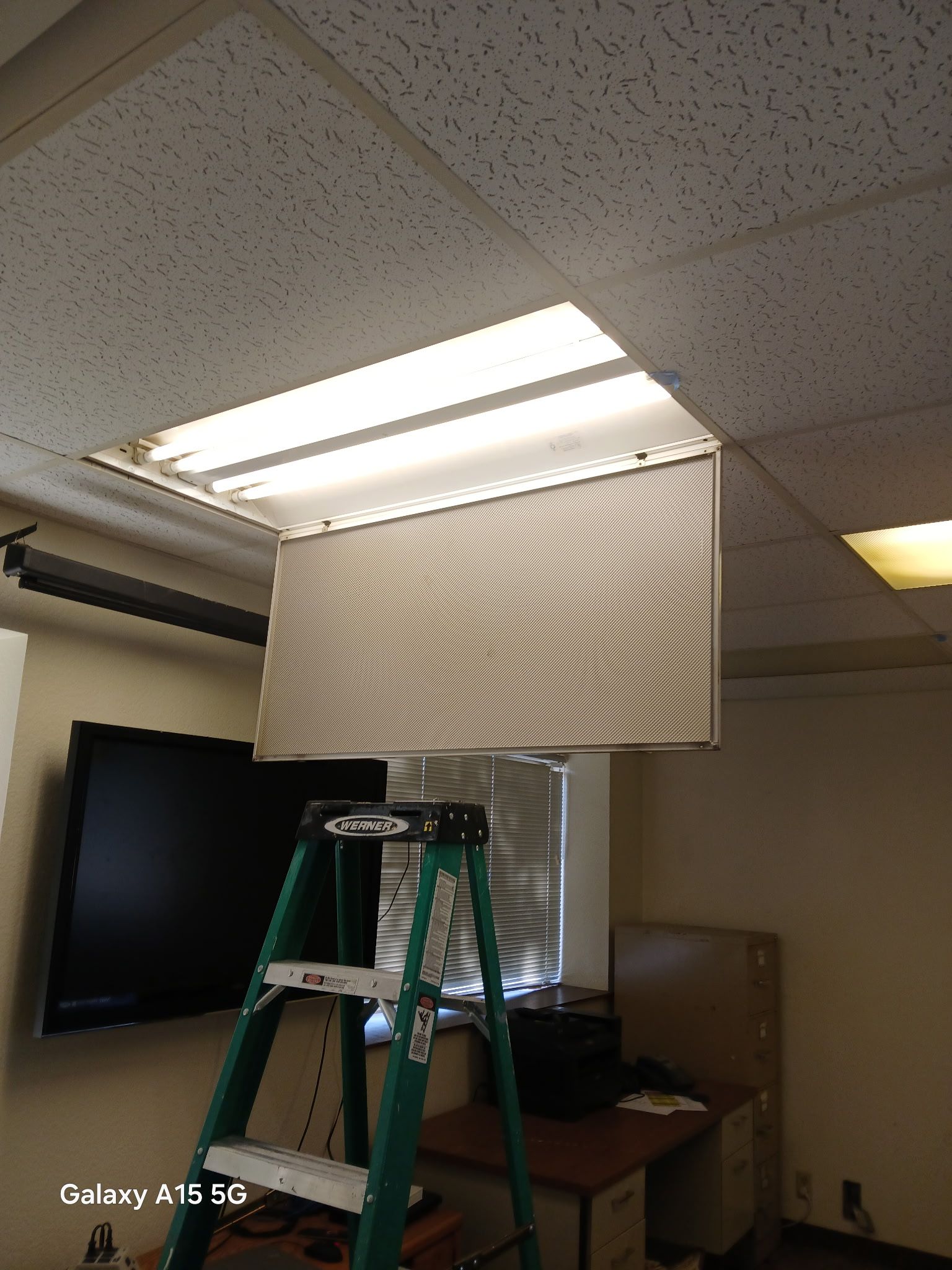 A Good Handyman, Vallejo CA, Benicia CA, Martinez CA, Pacheco CA, Concord CA, Clayton CA, Pleasant Hill CA, Lafayette CA, Orinda CA, Alamo CA, Danville CA, Blackhawk CA, Pinole CA, El Sobrante CA, El Cerrito CA, Fairfield CA, Vacaville CA, American Canyon CA, Walnut Creek CA, Hercules CA, Handyman, Handyman Near me, Vallejo Handyman, Benicia Handyman, Martinez Handyman, Pacheco Handyman, Concord Handyman, Clayton Handyman, Pleasant Hill Handyman, Lafayette Handyman, Orinda Handyman, Alamo Handyman, Danville Handyman, Blackhawk Handyman, Pinole Handyman, El Sobrante Handyman, El Cerrito Handyman, Fairfield Handyman, Vacaville Handyman, American Canyon Handyman, Walnut Creek Handyman, Hercules Handyman, Painter Near Me, Painting, Interior Painting, Paint Baseboards, Paint Trim, Wall Repairs, Wall Patching, Deck Painting, Bathroom Upgrades, Light Plumbing, Plumbing Leak Repair, Replace Bathroom Faucet, Upgrade Bathroom Faucet, Leaky Faucet, Replace Toilets, Replace Toilet, Leaky Toilet, Install New Vanities, Install Grab Bar, Install Safety Bar in Bathtub, Re-Caulk Tub, Re-Caulk Shower, Regrout Tile, Bathroom Fan Installation, Vanity Faucet Installation, Vanity Faucet Replacement, Bathroom Fans, Kitchen Upgrade, Install Garbage Disposal, Replace Garbage Disposal, Repair Leaks Under Sink, Replace Kitchen Faucet, Upgrade Kitchen Faucet, Installing Plumbing Fixtures, Replacing Plumbing Fixture, Light Switch Installation, Outlet Installation, Install Light Dimmers, Handyman Electrical Repairs, Garbage Disposal Installation, Install new Kitchen Appliances, Dishwasher Installation, Stove Installation, Microwave Installation, Oven Installation, Install Light Fixtures, Ceiling Fan Installation, Light Switch Installation, Outlet Installation, Exterior House Upgrades, Decks Repairs, Deck Maintenance, Deck Re-Staining, Fence Repairs, Fence Re-Staining, Sidewalk Crack Repair, Driveway Crack Repair, Locking Mailbox Installation, janitorial services, cleaning services, housekeeping, maid services, commercial cleaning, office cleaning