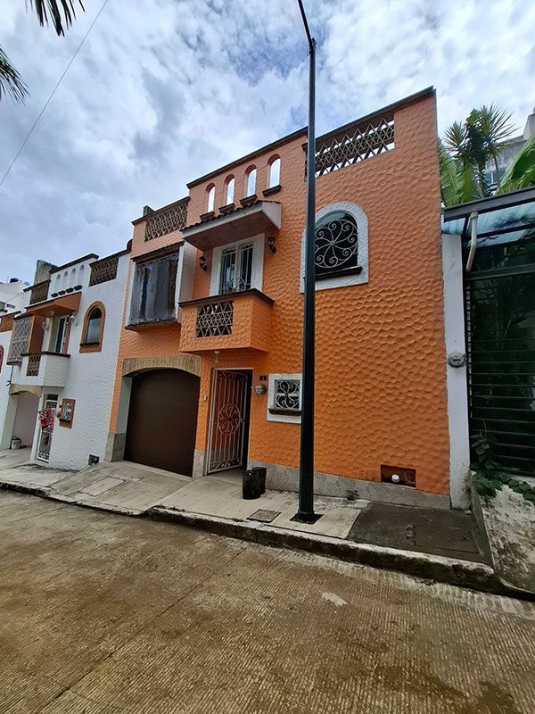 HU BIENES RAICES