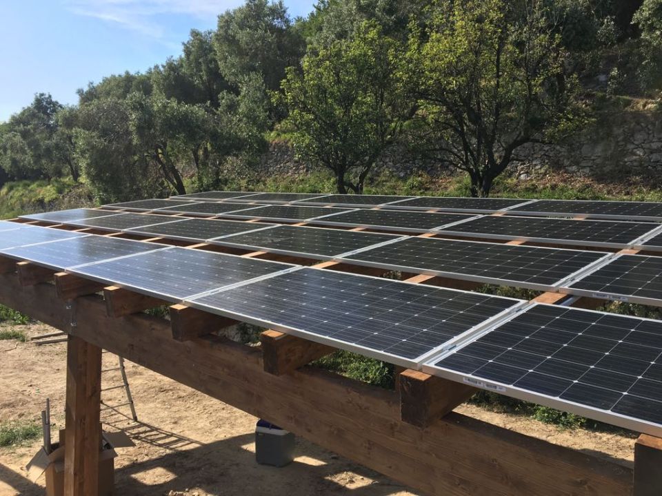 Pannelli solari su struttura in legno 2