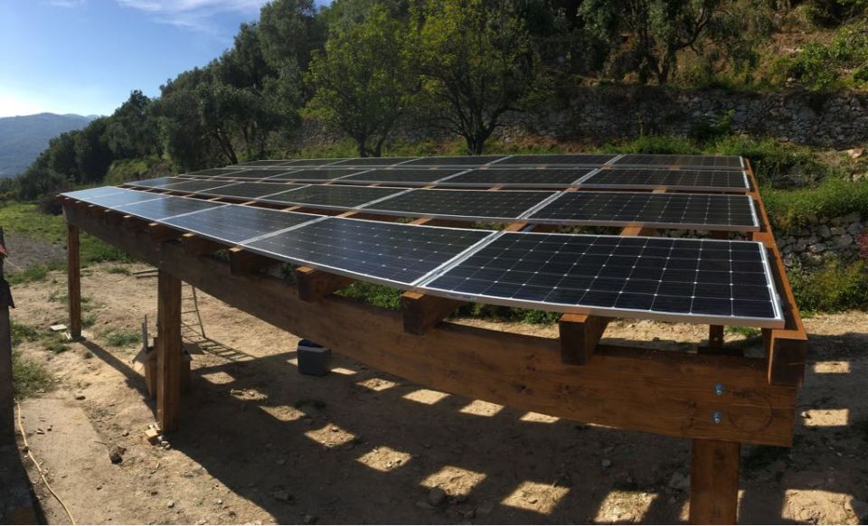 Pannelli solari su struttura in legno