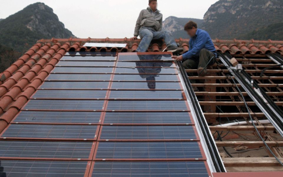 Tecnici in installazione