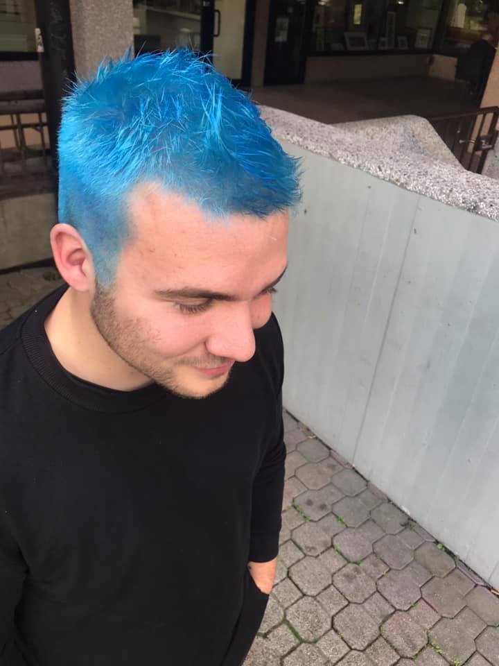 taglio uomo con tinta azzurra