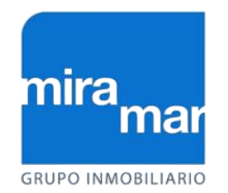 Logotipo azul de la inmobiliaria Miramar con texto blanco. Texto