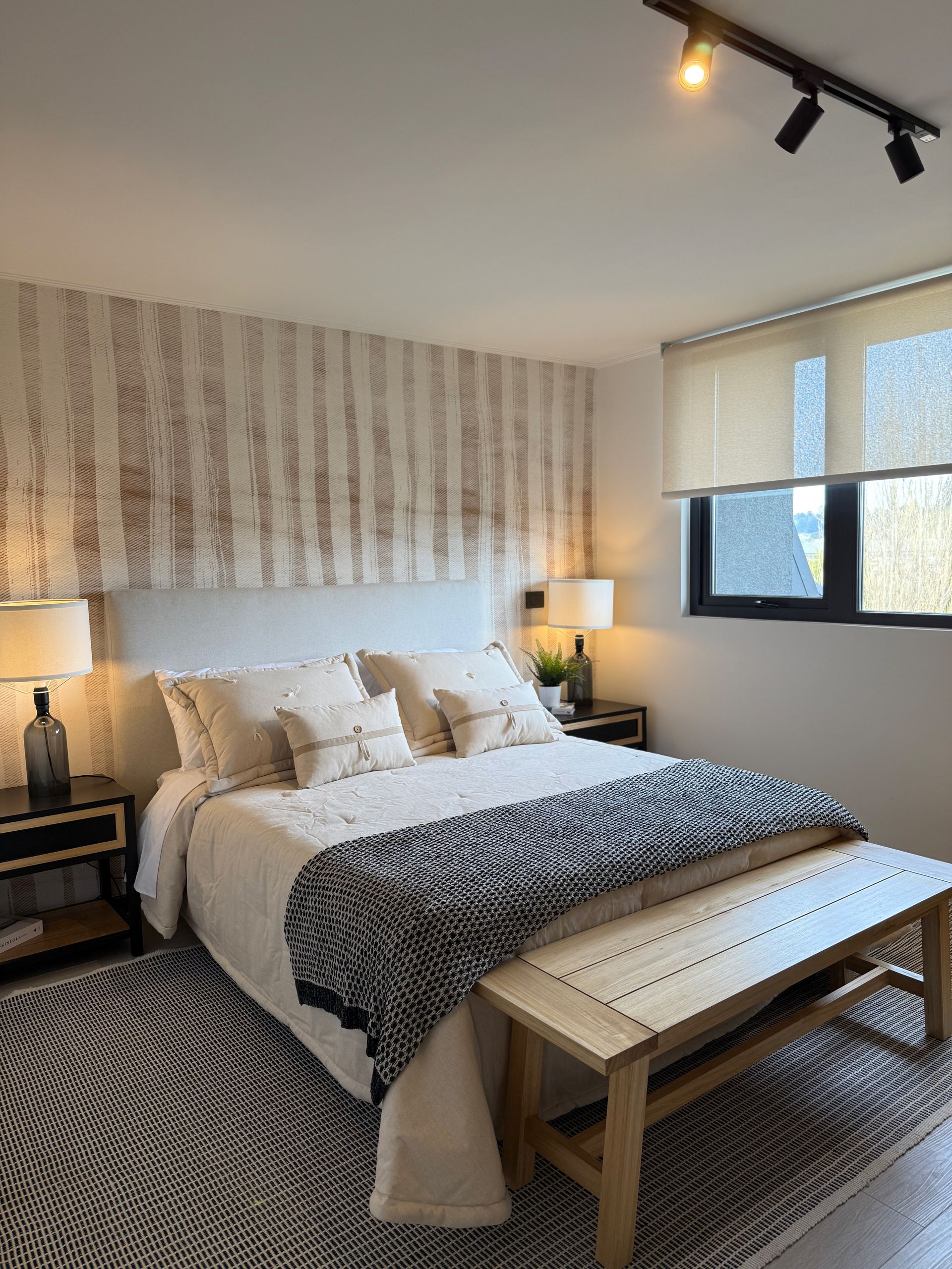 Banqueta de Madera Estilo Rústico