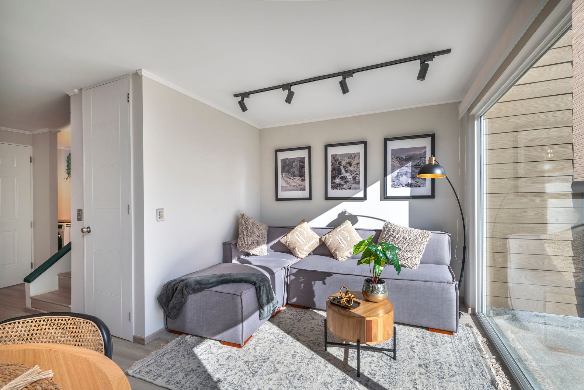 Sofa, mesa de centro