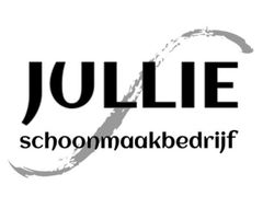 Jullie schoonmaakbedrijf vollenhove, glasbewassing, zonnepanelen reinigen, gevel en dak reinigen softwash.
