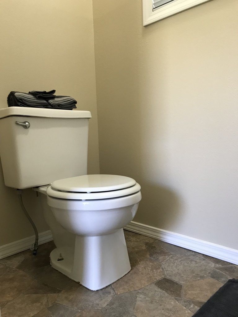 Bathroom | Lake Pointe Apartments