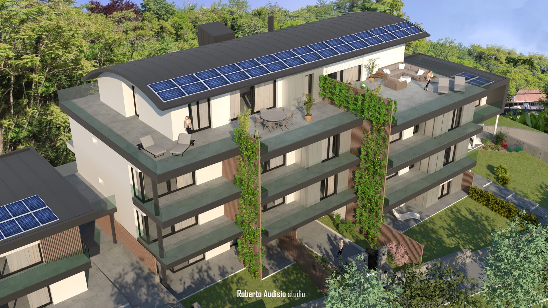 Moderno condominio con pannelli solari, balconi e terrazza panoramica circondata da alberi.