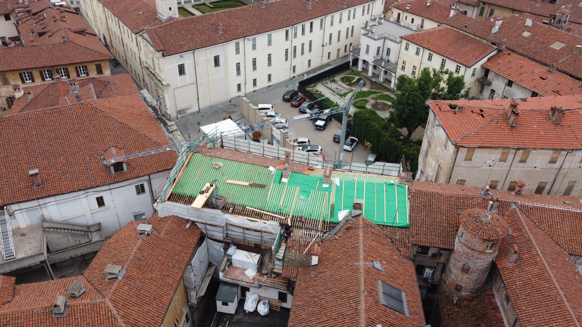 Ristrutturazione a Savigliano. Vista dall'alto dei tetti