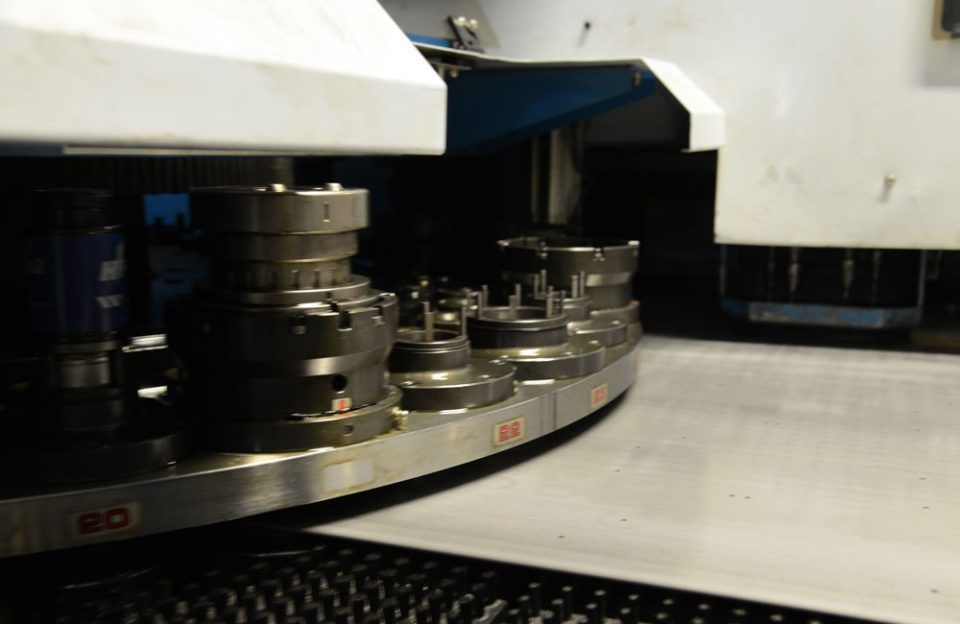 taglio combinato punzonatura laser