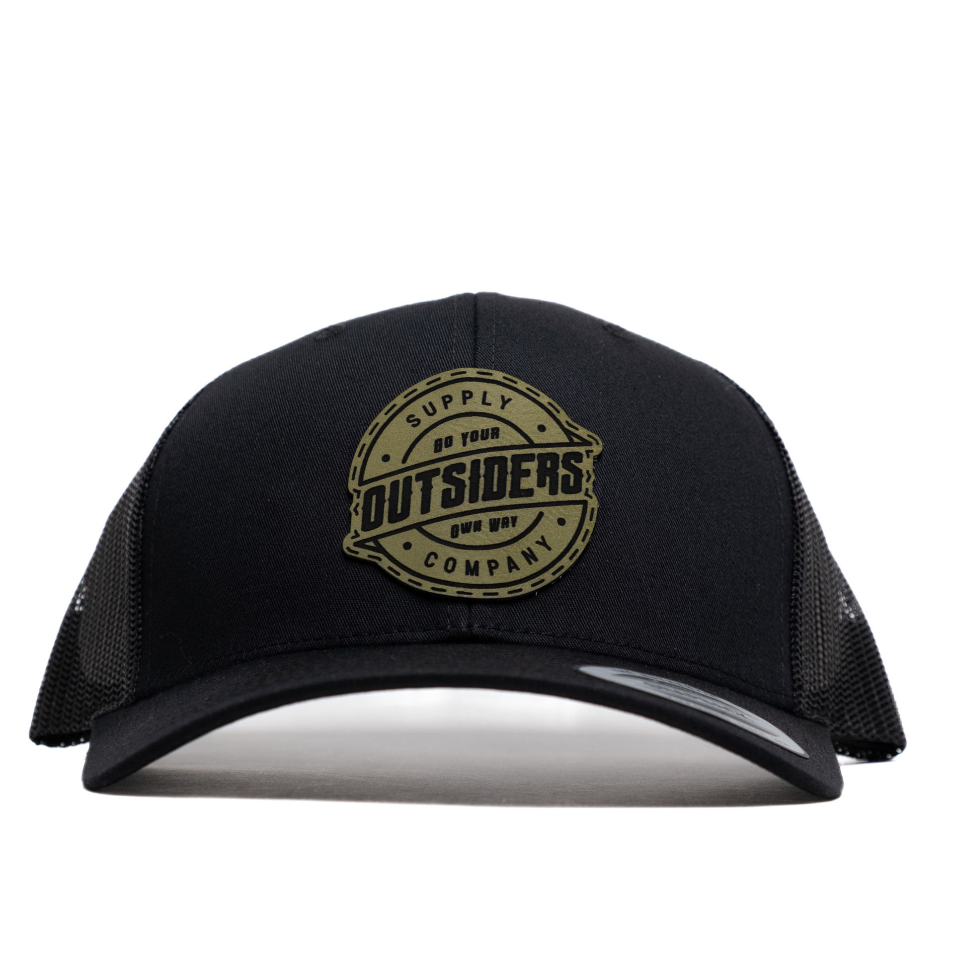A black hat that says outsiders on it