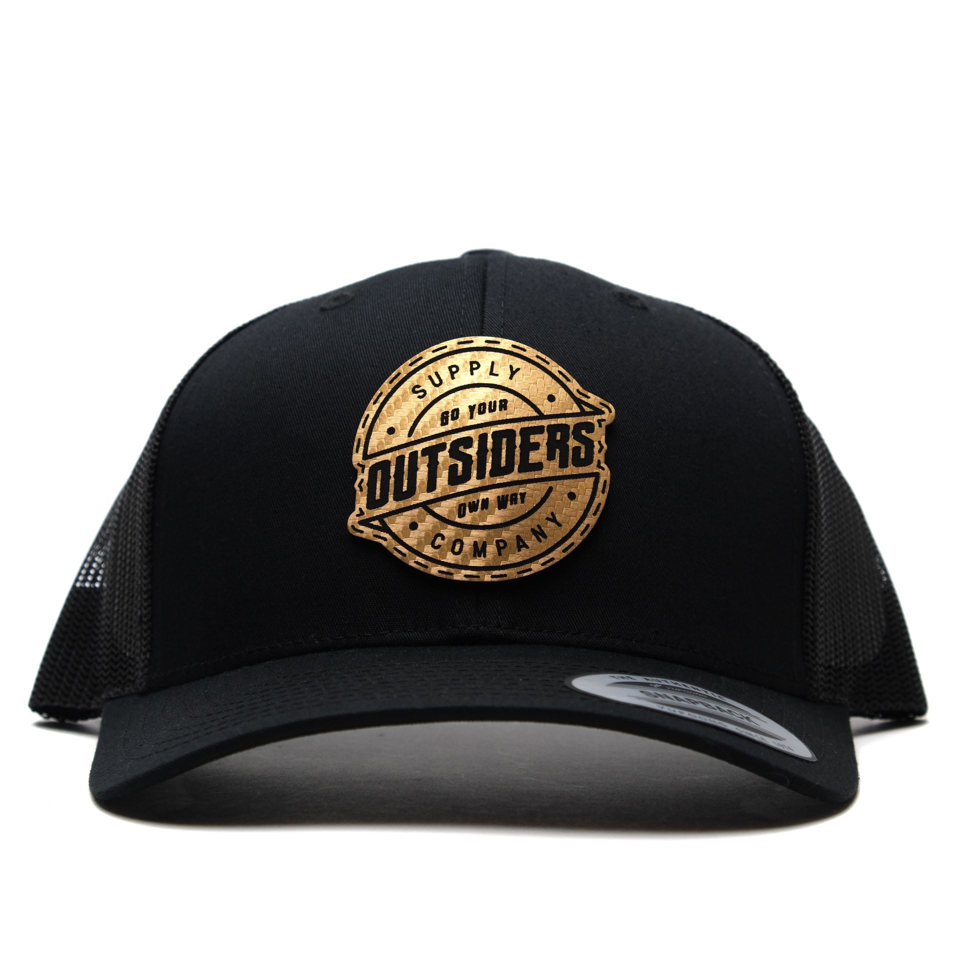 A black hat that says outsiders on it