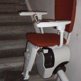 montascale a poltroncina per anziani