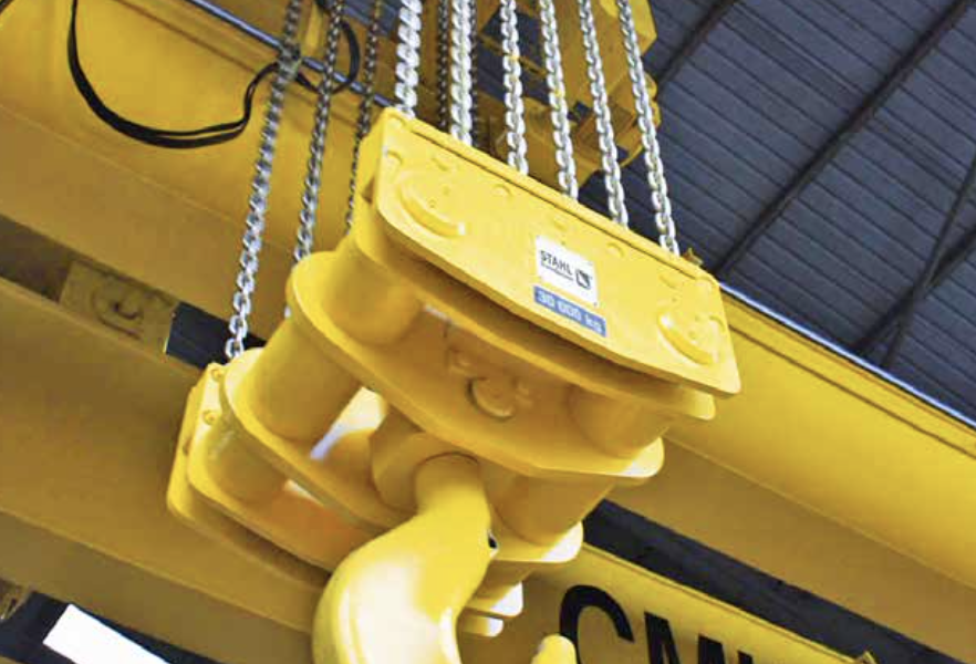 Four ST chain hoists with a total lifting capacity of 25,000 kg 
