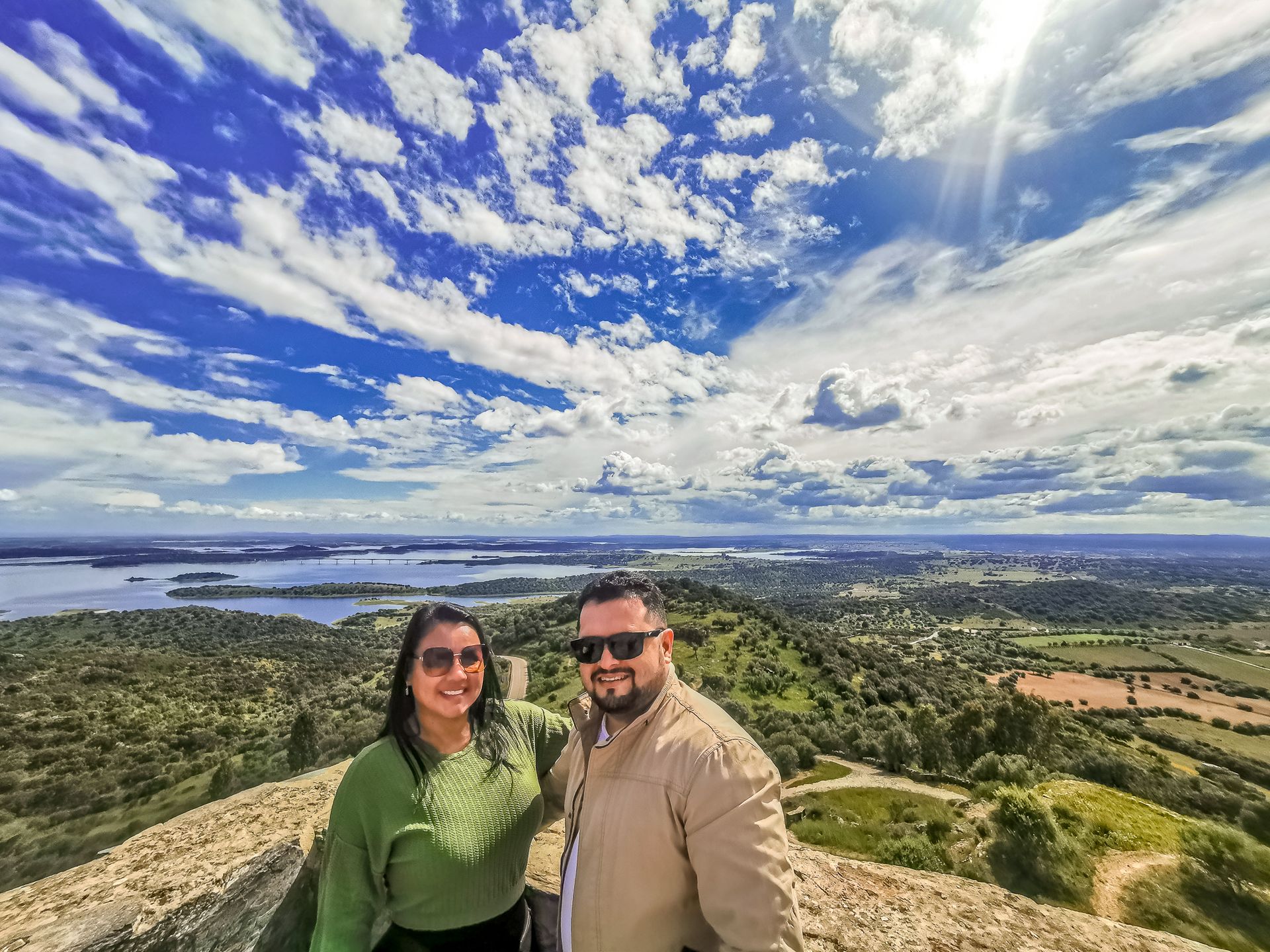 Couple in Monsaraz during a tour to Évora from Lisbon