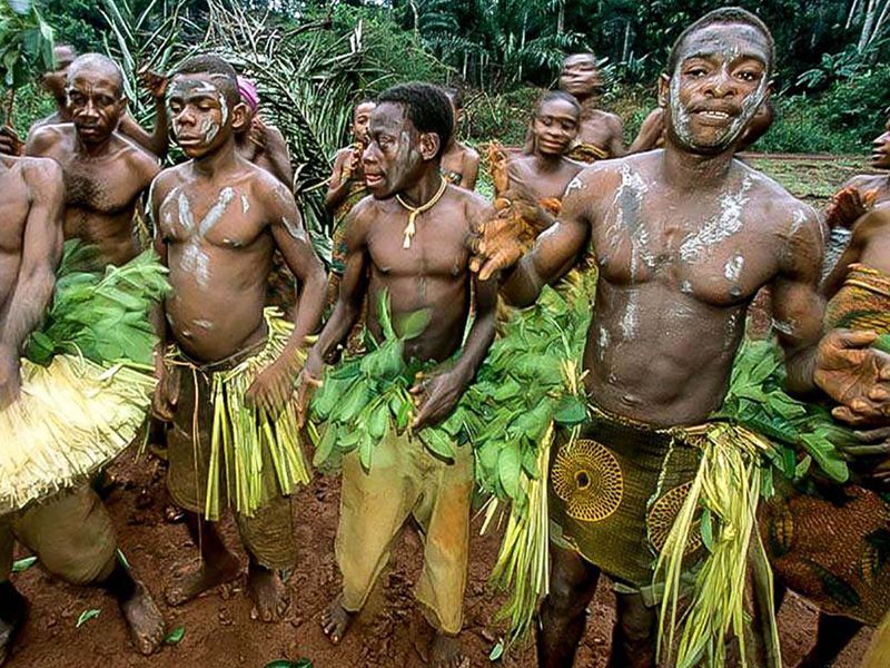 Local heritage, local dancers dressed in traditional wear