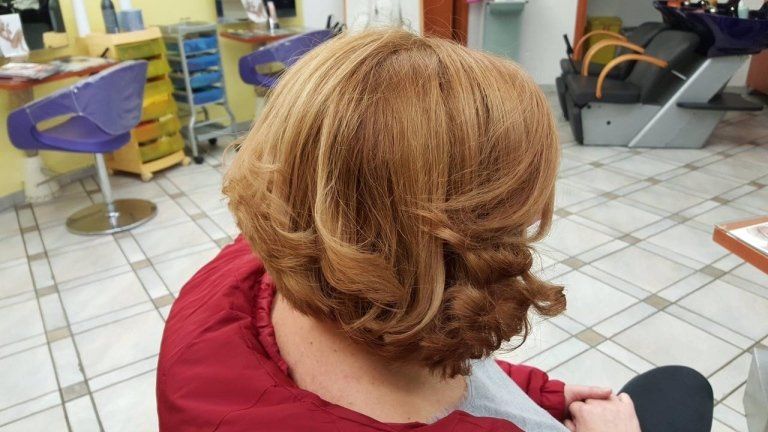 Acconciatura capelli mossi