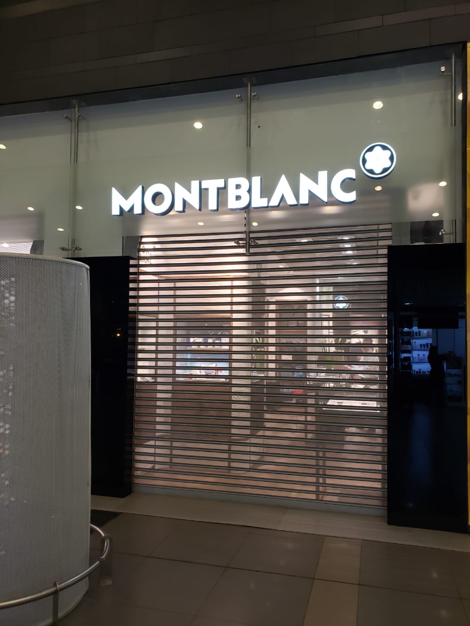 Cortiflejes local Montblanc