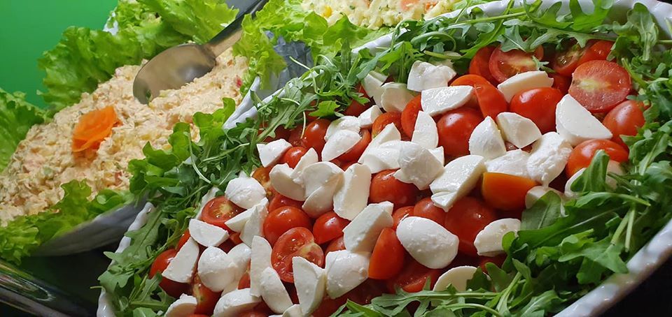 insalata con pomodorini e mozzarelline