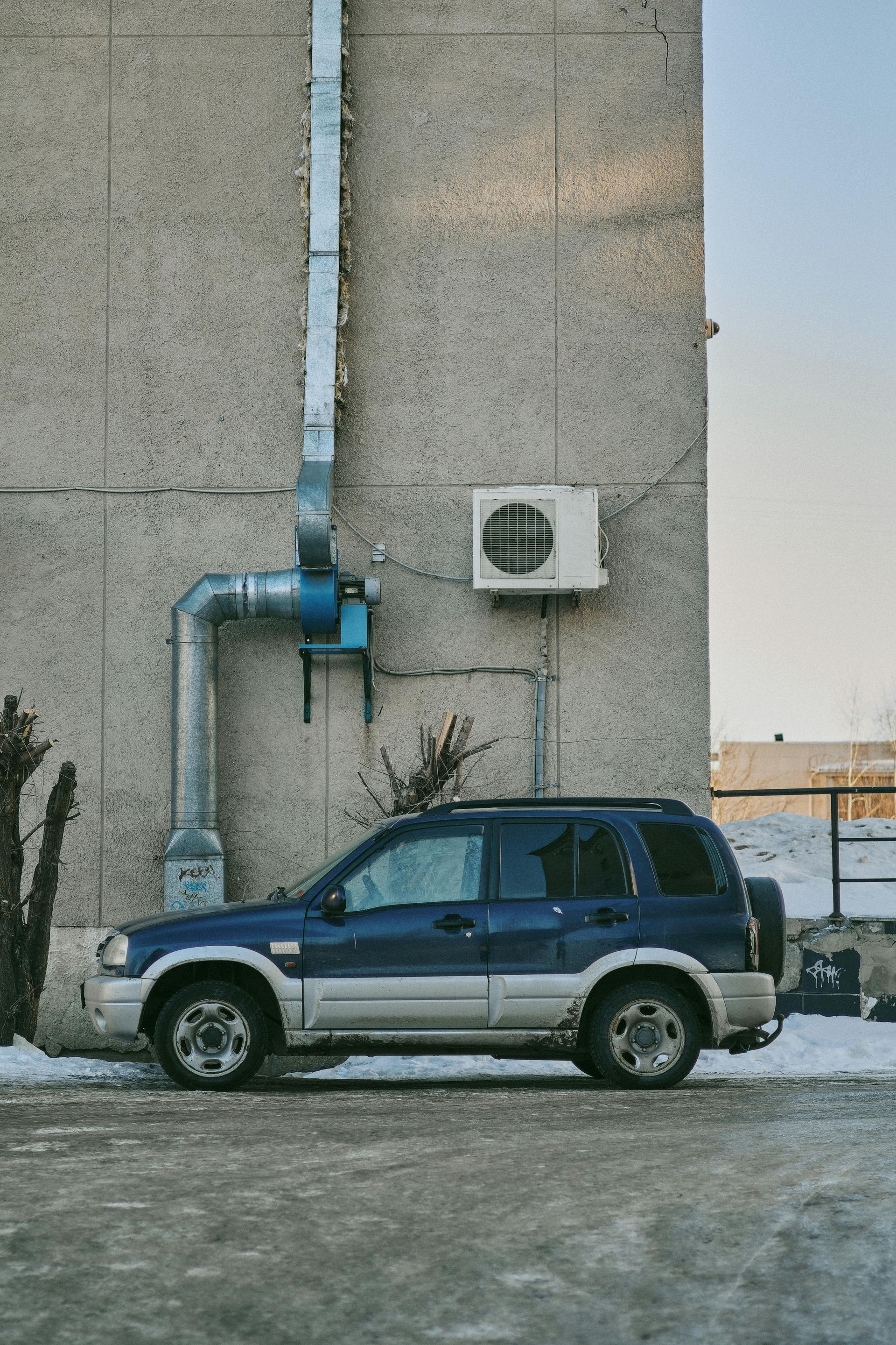 Wide view showcasing the AC unit.