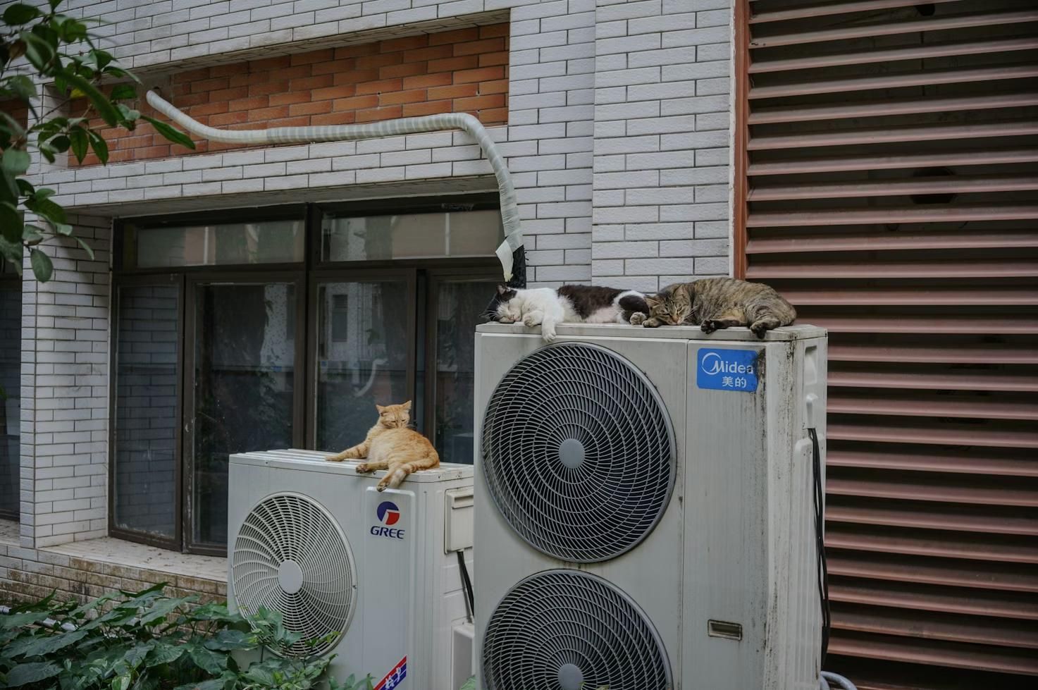 A heat pump unit 