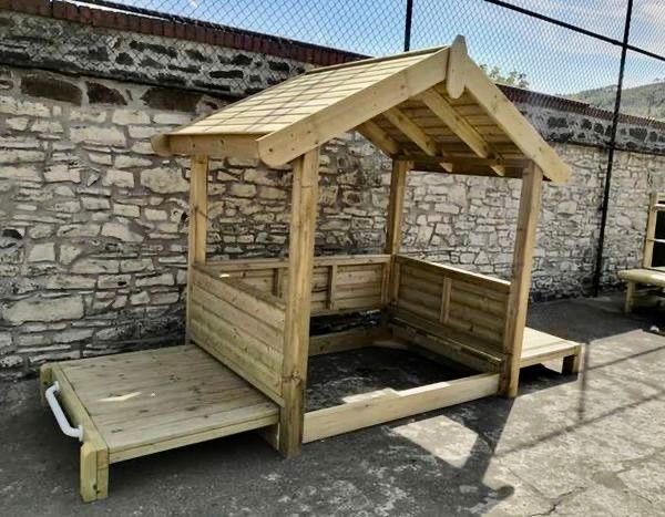 Sandpit Stage & Shelter